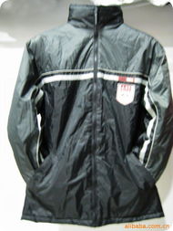 男装牛仔与针织品的时尚融合 经典与舒适的现代演绎